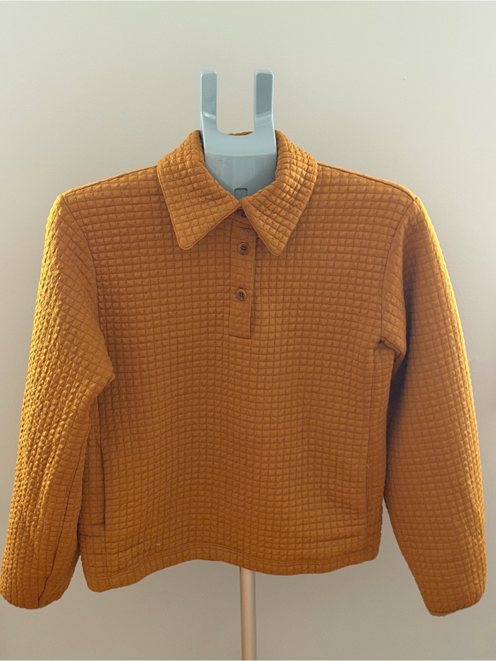 Like New Hikerkind Textured Pullover Top – Size S - Picture 2 of 10